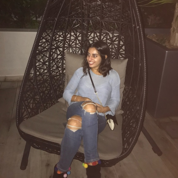 Meet your Posher, Raphaelle - Picture 1 of 1